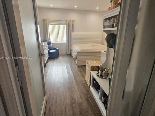 Дом в аренду по адресу 718 SE 12th Ter . - фото 7531872