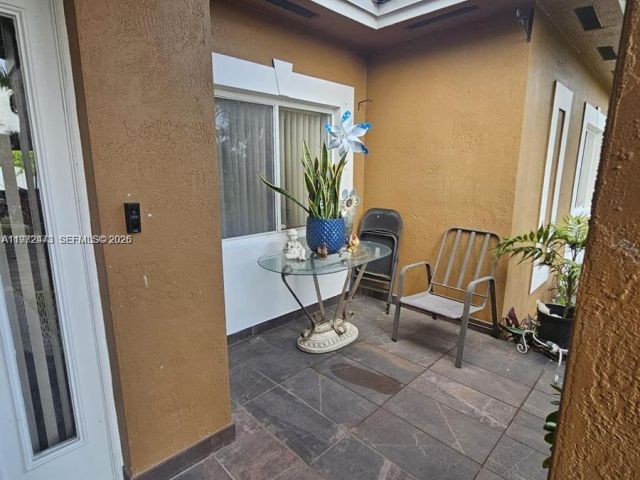 Дом в аренду по адресу 718 SE 12th Ter . - фото 7531876