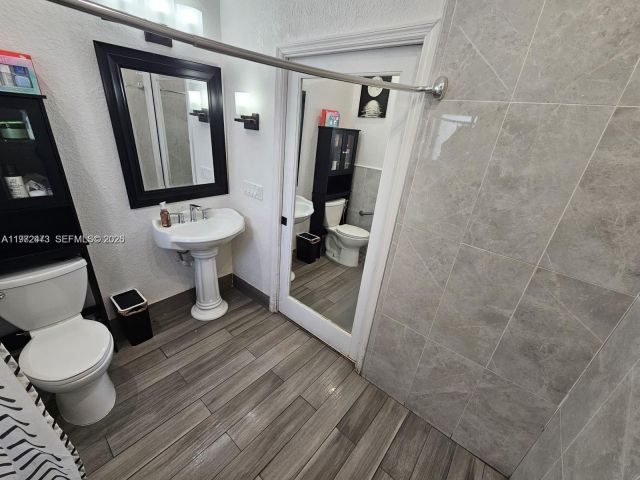 Дом в аренду по адресу 718 SE 12th Ter . - фото 7531877