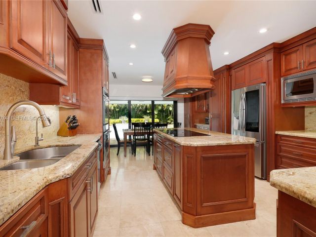 Дом в аренду по адресу 7322 Vistalmar St - фото 7471602