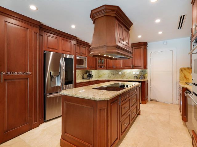 Дом в аренду по адресу 7322 Vistalmar St - фото 7471603