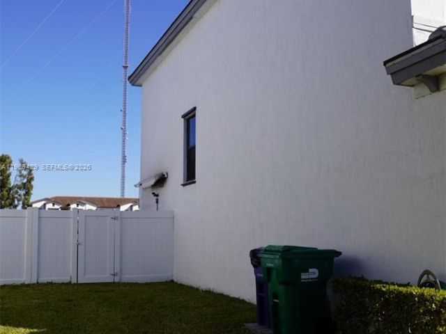 Дом в аренду по адресу 549 NW 204th St - фото 7480333