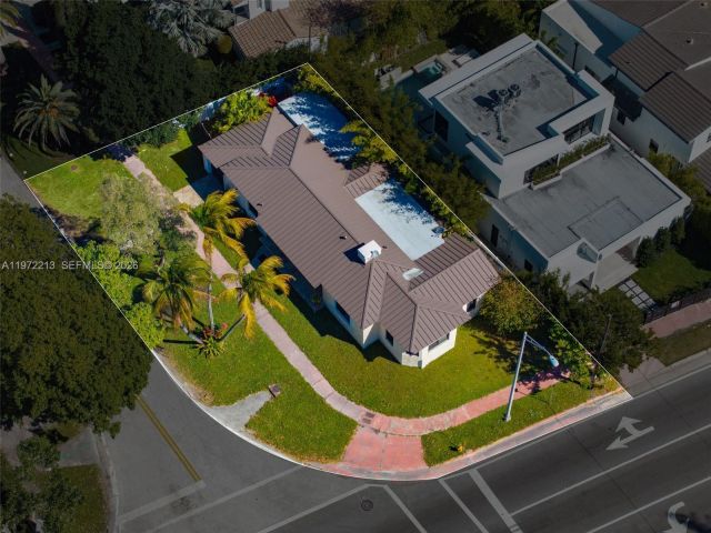 Продажа дома по адресу 6311 La Gorce Dr - фото 7469269