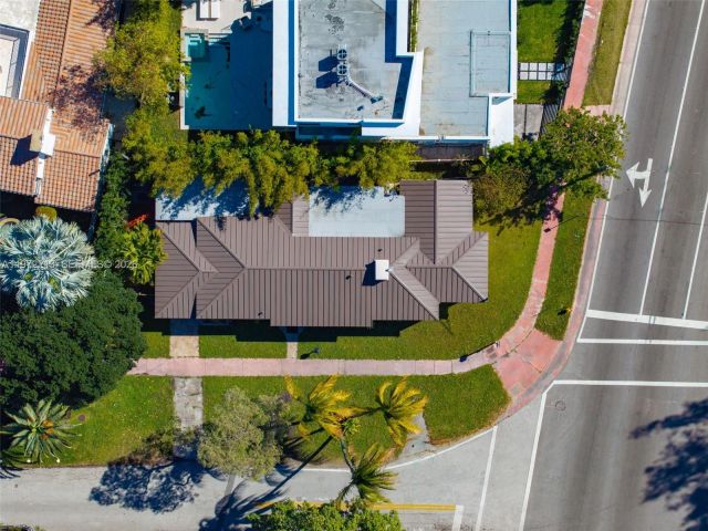 Продажа дома по адресу 6311 La Gorce Dr - фото 7469270