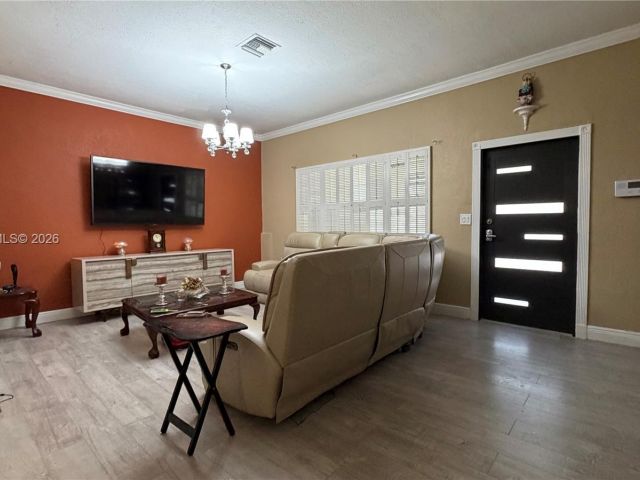 Продажа дома по адресу 6311 La Gorce Dr - фото 7469272