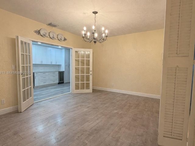 Продажа дома по адресу 6311 La Gorce Dr - фото 7469274