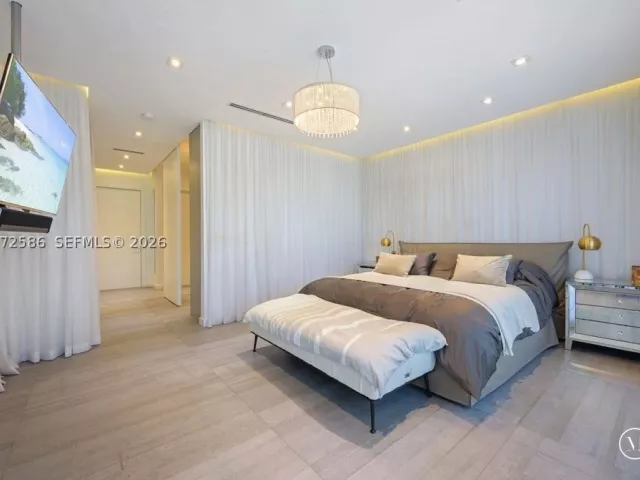 Продажа дома по адресу 1615 NE 196th St - фото 9288023