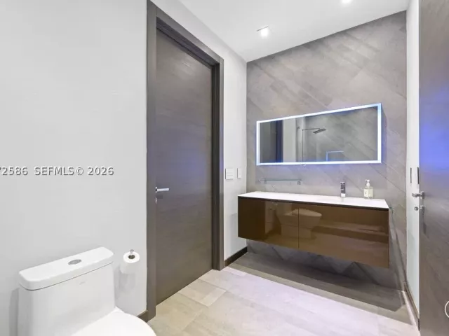 Продажа дома по адресу 1615 NE 196th St - фото 9288028
