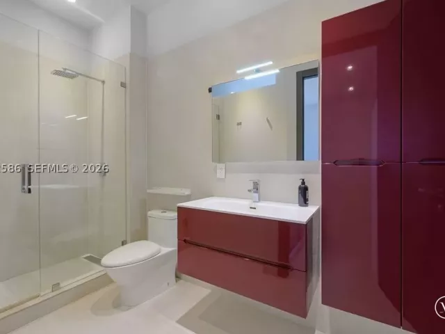 Продажа дома по адресу 1615 NE 196th St - фото 9288034