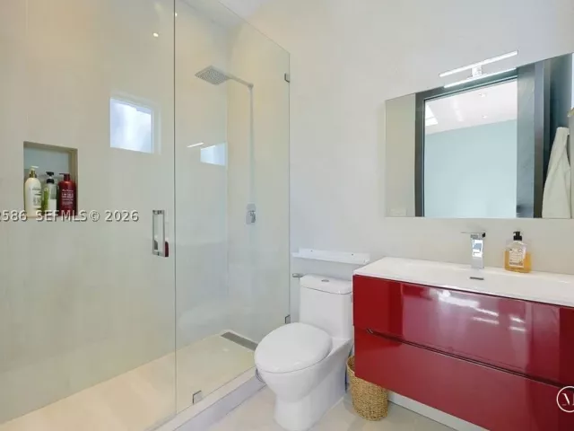 Продажа дома по адресу 1615 NE 196th St - фото 9288036