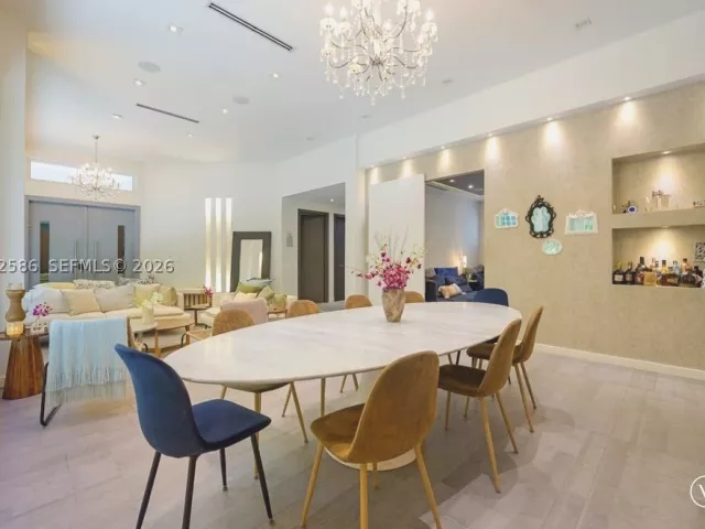 Продажа дома по адресу 1615 NE 196th St - фото 9288017