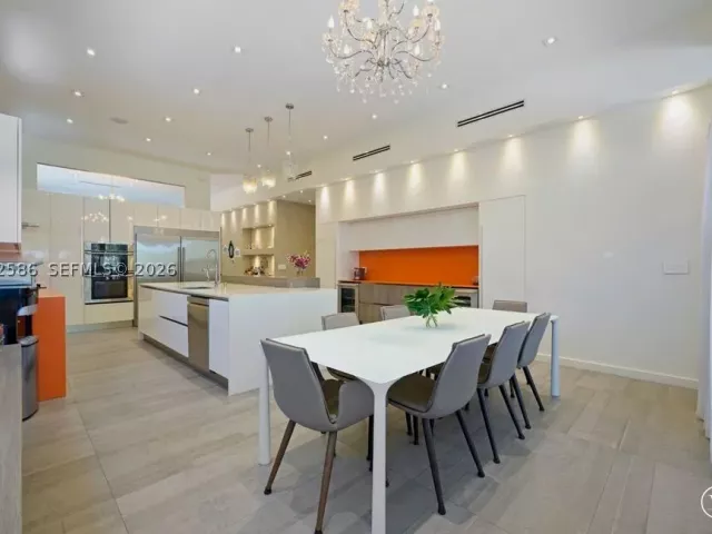 Продажа дома по адресу 1615 NE 196th St - фото 9288021