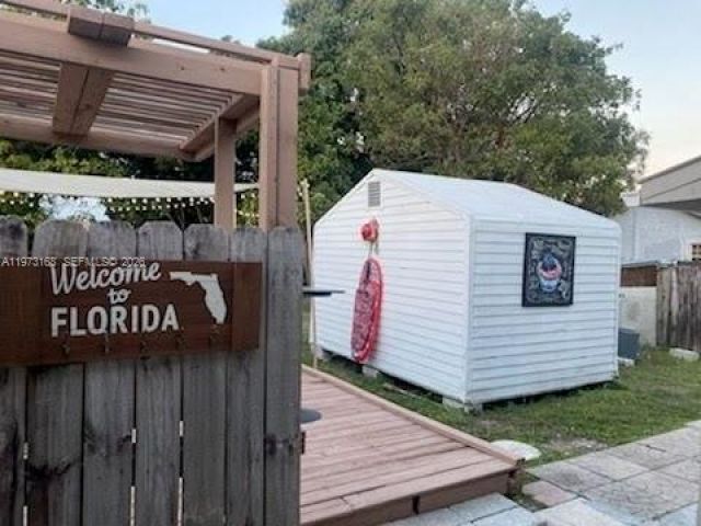 Дом в аренду по адресу 2239 Johnson St 0 - фото 7472981