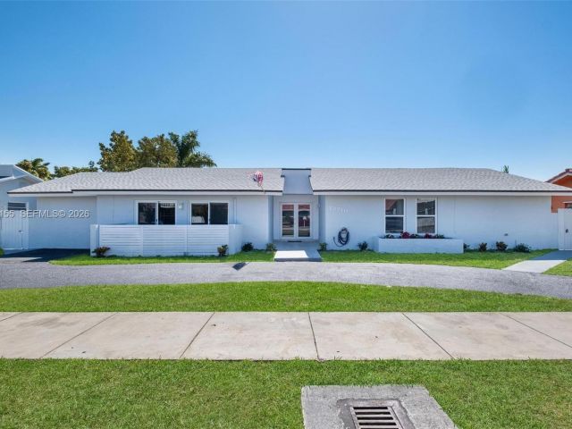 Продажа дома по адресу 13710 SW 18th Ter - фото 7531442