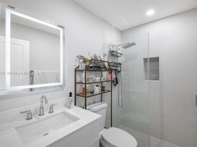 Продажа дома по адресу 13710 SW 18th Ter - фото 7531459