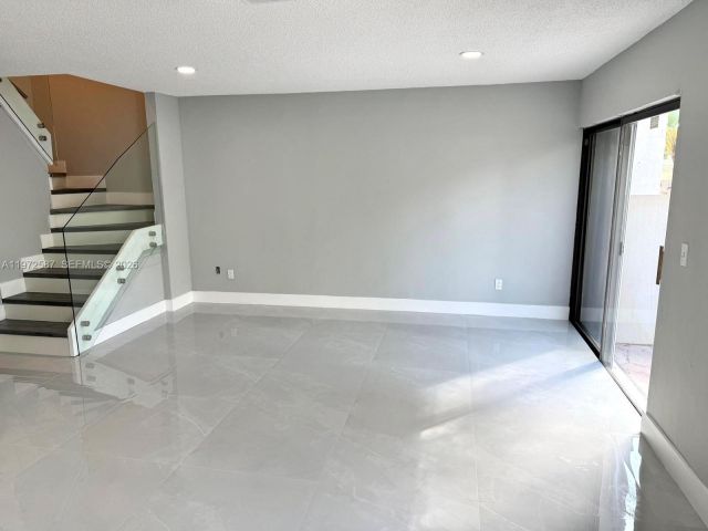 Дом в аренду по адресу 2700 N 34th Ave I - фото 7474646