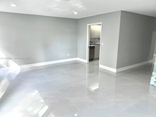 Дом в аренду по адресу 2700 N 34th Ave I - фото 7474648