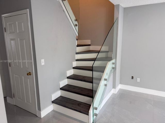 Дом в аренду по адресу 2700 N 34th Ave I - фото 7474649