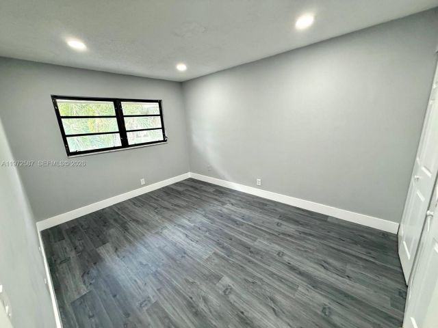 Дом в аренду по адресу 2700 N 34th Ave I - фото 7474652