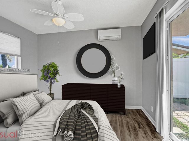 Дом в аренду по адресу 949 SE 10th Ct - фото 7478557