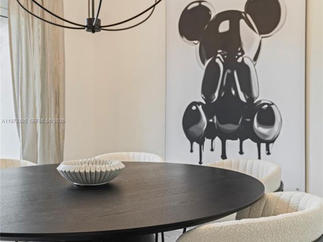 Продажа дома по адресу 5900 NE 15th Ave - фото 7483180