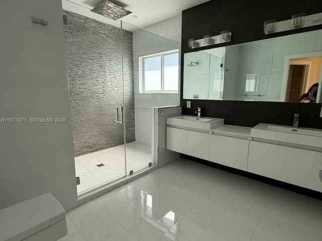 Дом в аренду по адресу 10942 NW 59th St - фото 7486214