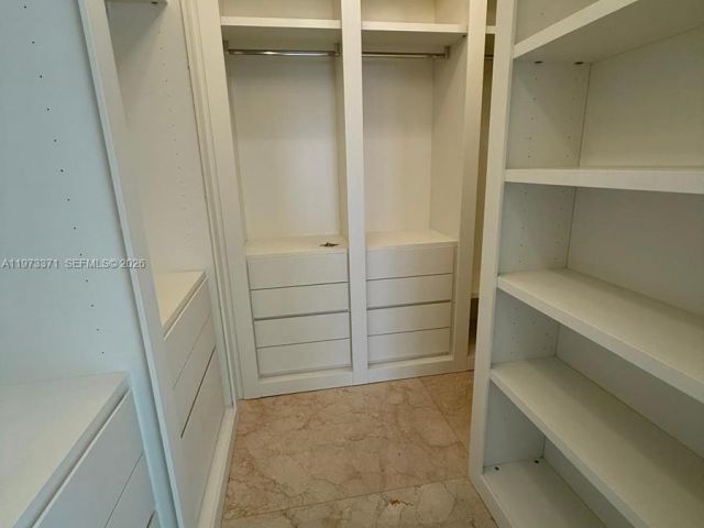 Дом в аренду по адресу 10942 NW 59th St - фото 7486217