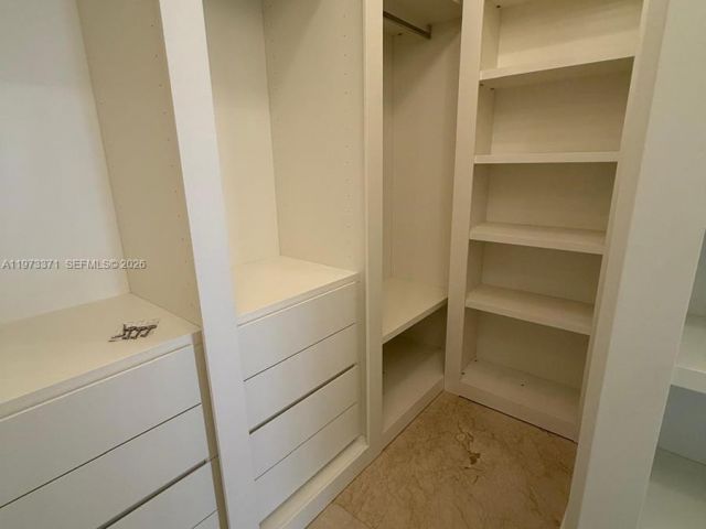 Дом в аренду по адресу 10942 NW 59th St - фото 7486218