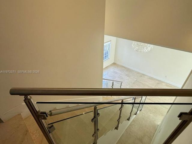 Дом в аренду по адресу 10942 NW 59th St - фото 7486219