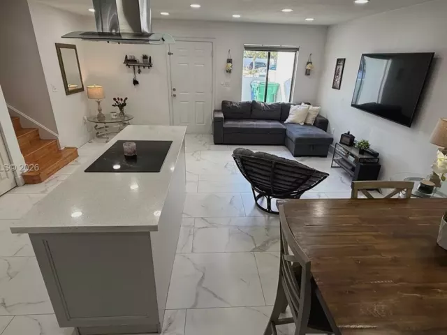 Продажа дома по адресу 5685 NW 194th Ln - фото 7480357