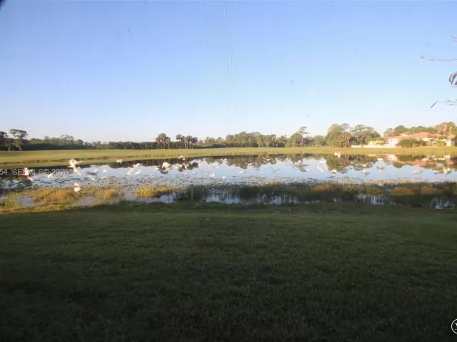 Продажа дома по адресу 7635 Ironhorse Blvd - фото 7451189