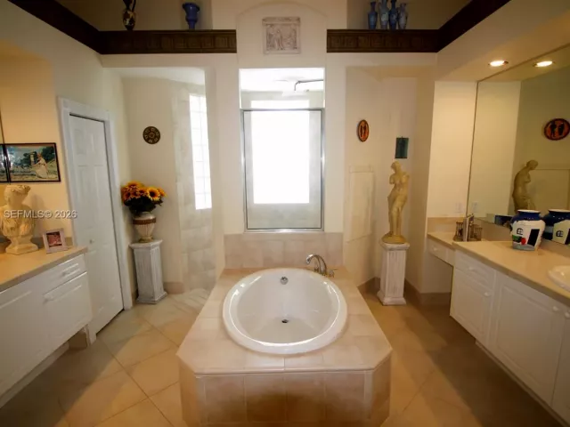 Продажа дома по адресу 7635 Ironhorse Blvd - фото 7451192