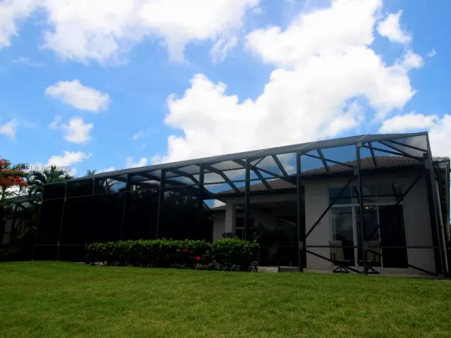 Продажа дома по адресу 7635 Ironhorse Blvd - фото 7451186