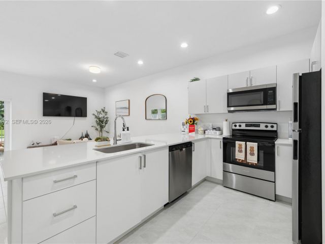 Дом в аренду по адресу 355 NW 30 terr 0601 - фото 7478718