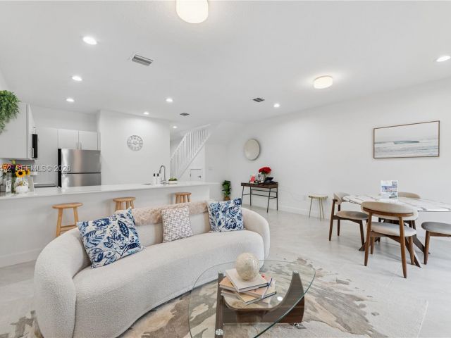 Дом в аренду по адресу 355 NW 30 terr 0601 - фото 7478719