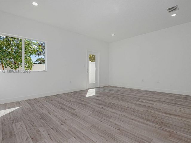 Дом в аренду по адресу 355 NW 30 terr 0601 - фото 7478720