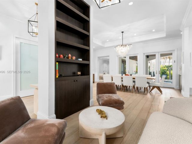 Продажа дома по адресу 1210 95th Street - фото 7478073