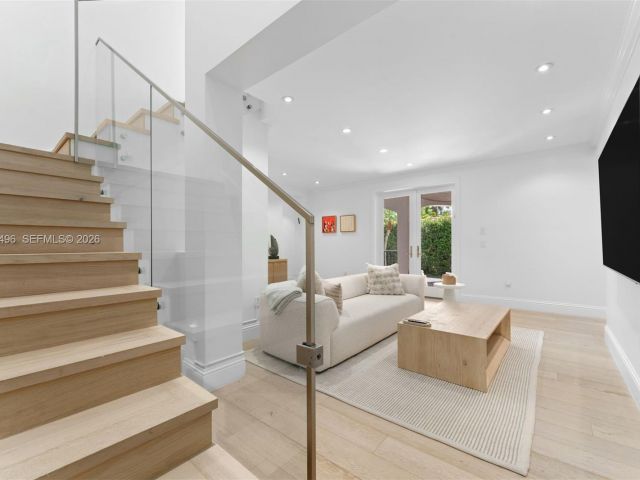 Продажа дома по адресу 1210 95th Street - фото 7478075