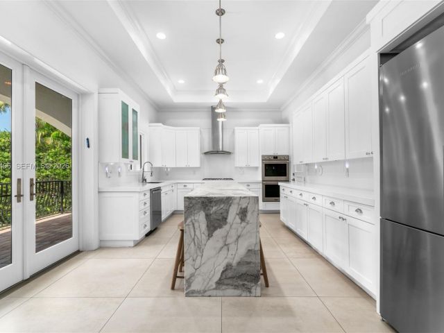 Продажа дома по адресу 1210 95th Street - фото 7478076