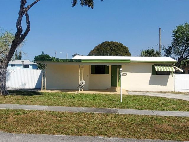 Дом в аренду по адресу 7791 NW 39th St - фото 7473709