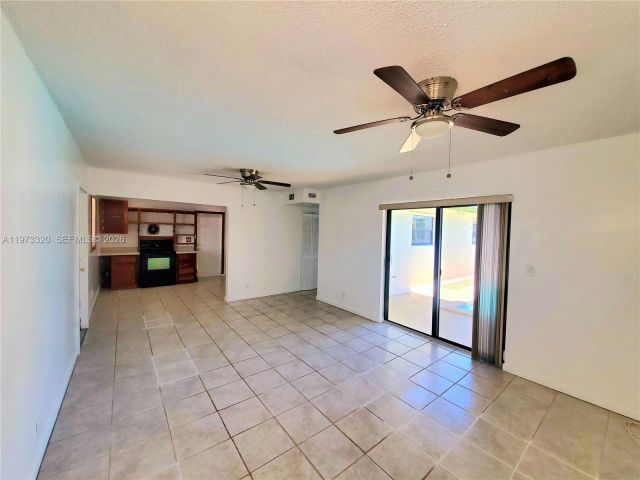 Дом в аренду по адресу 7791 NW 39th St - фото 7473714