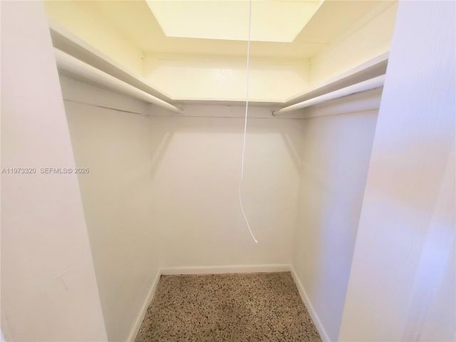 Дом в аренду по адресу 7791 NW 39th St - фото 7473721