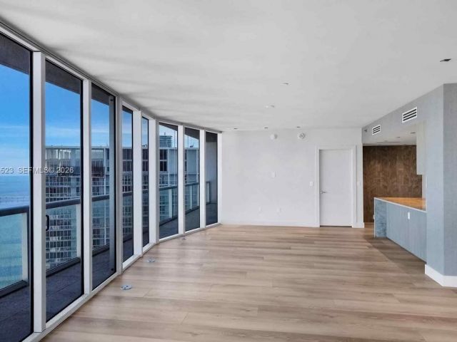 Квартира в аренду номер5701 - фото 7510695