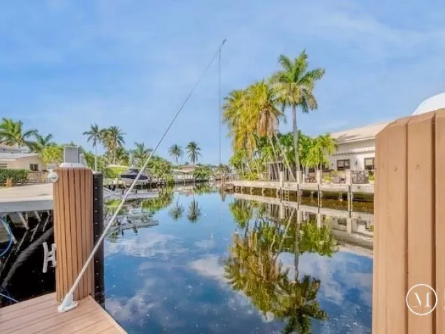 Продажа дома по адресу 1131 SE 5th Avenue - фото 9356933