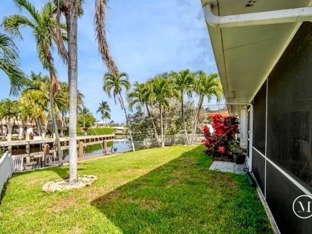 Продажа дома по адресу 1131 SE 5th Avenue - фото 9356966