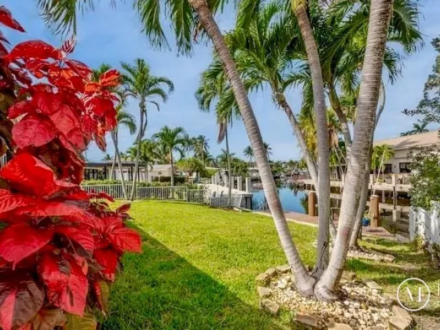 Продажа дома по адресу 1131 SE 5th Avenue - фото 9356967