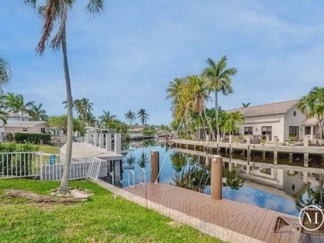 Продажа дома по адресу 1131 SE 5th Avenue - фото 9356935