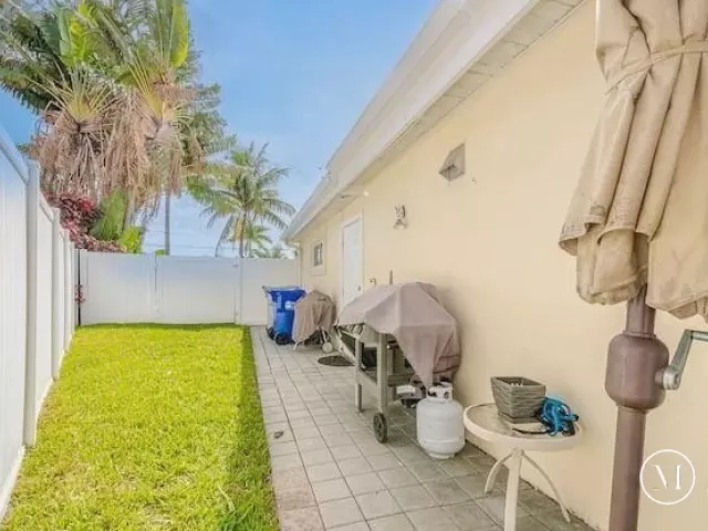 Продажа дома по адресу 1131 SE 5th Avenue - фото 9356971