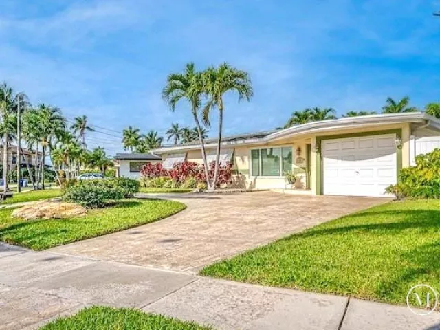 Продажа дома по адресу 1131 SE 5th Avenue - фото 9356938