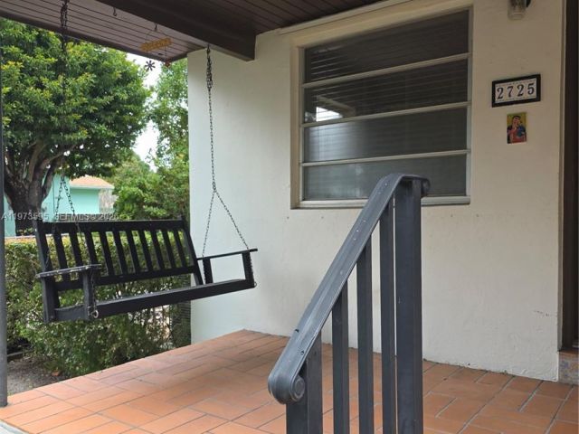 Продажа дома по адресу 2725 SW 82nd Ave - фото 7524925